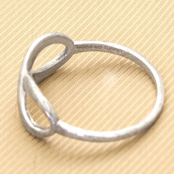 Forever Linked: Dainty Vintage Sterling Silver Infinity Symbol Ring Stamped 925 - Picture 4 of 9